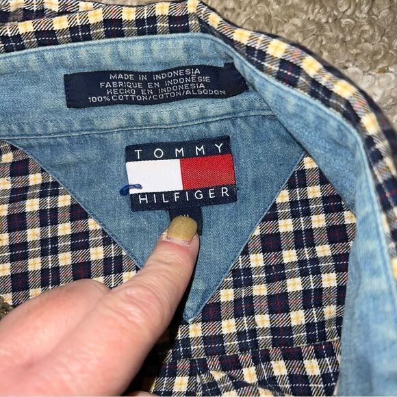 Tommy Hilfiger size XL shirt - Picture 2 of 4